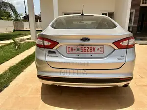 Ford Fusion SE FWD 2016 Silver