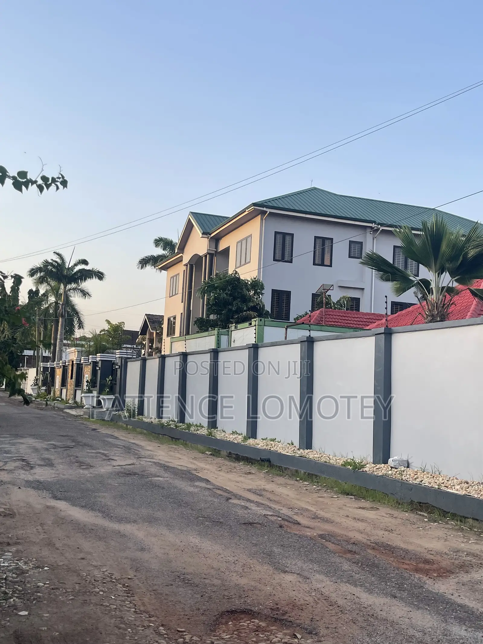 3bdrm Apartment in American House for rent