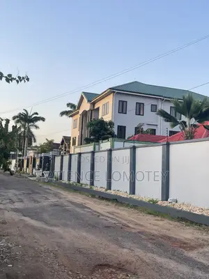 3bdrm Apartment in American House for rent