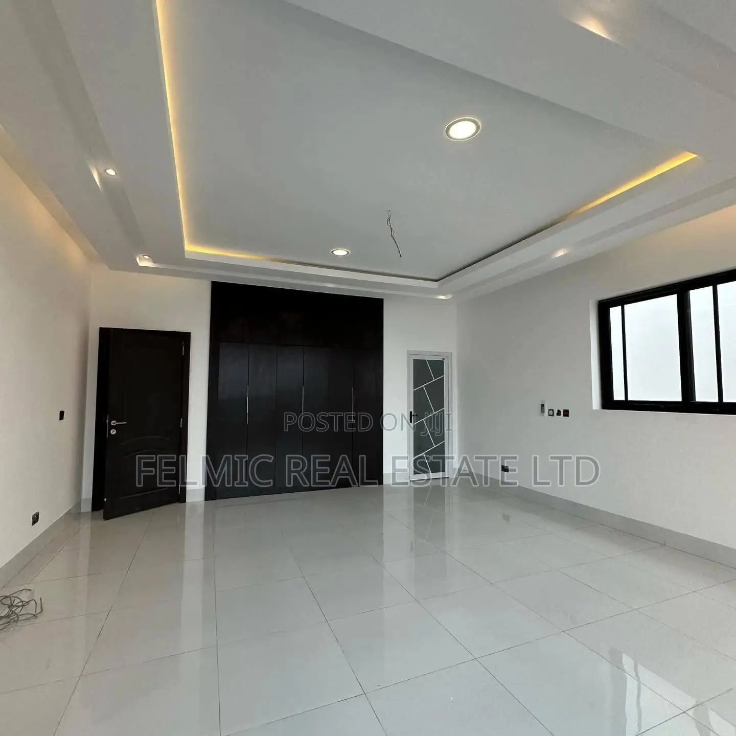 4bdrm Duplex in Felmic Real Estate, Coca Cola for sale