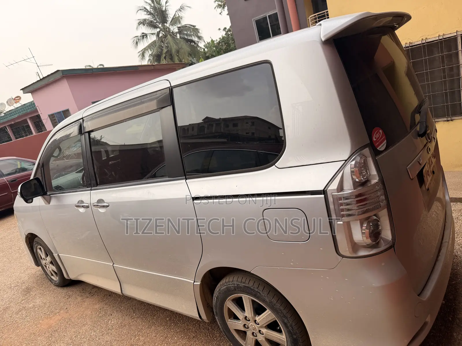 Toyota Voxy 2009 Silver