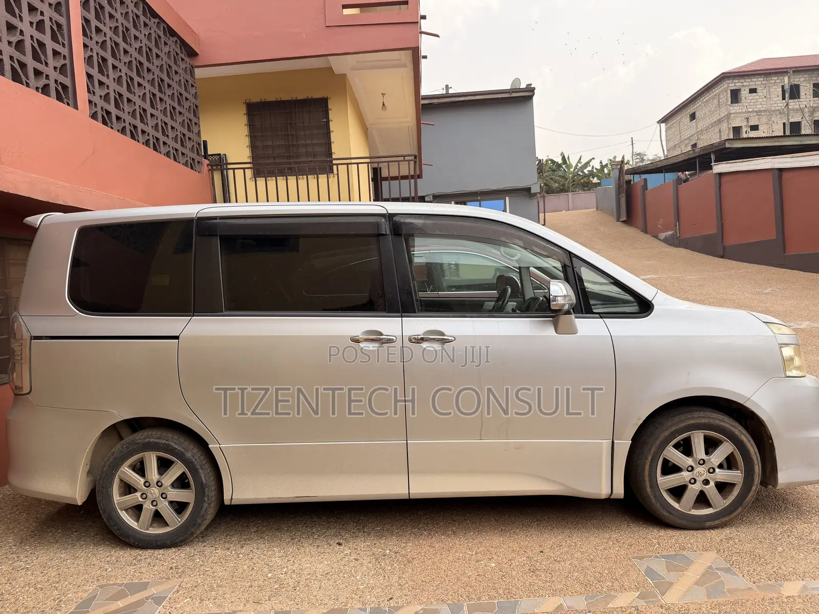 Toyota Voxy 2009 Silver