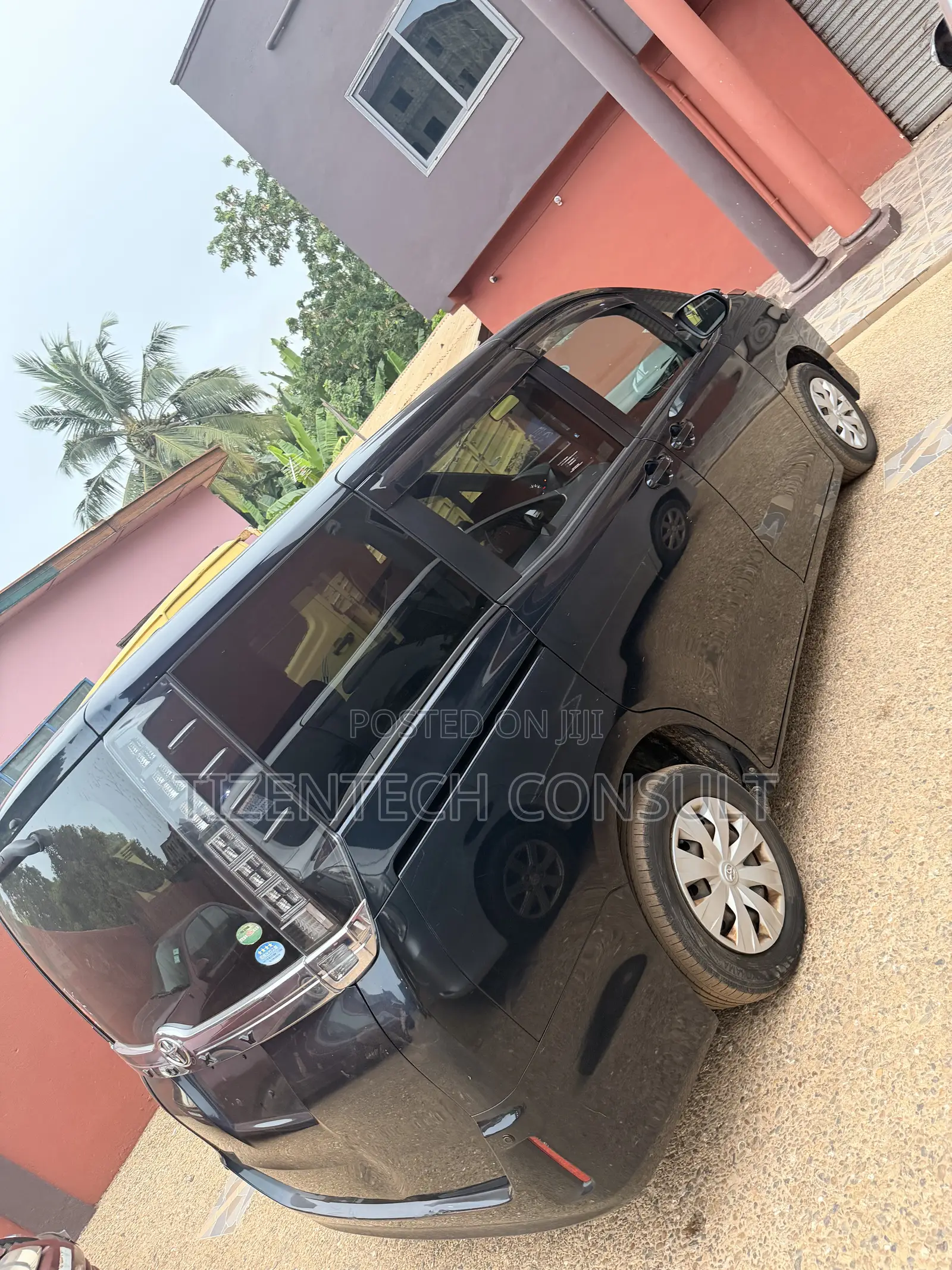 Toyota Voxy 2015