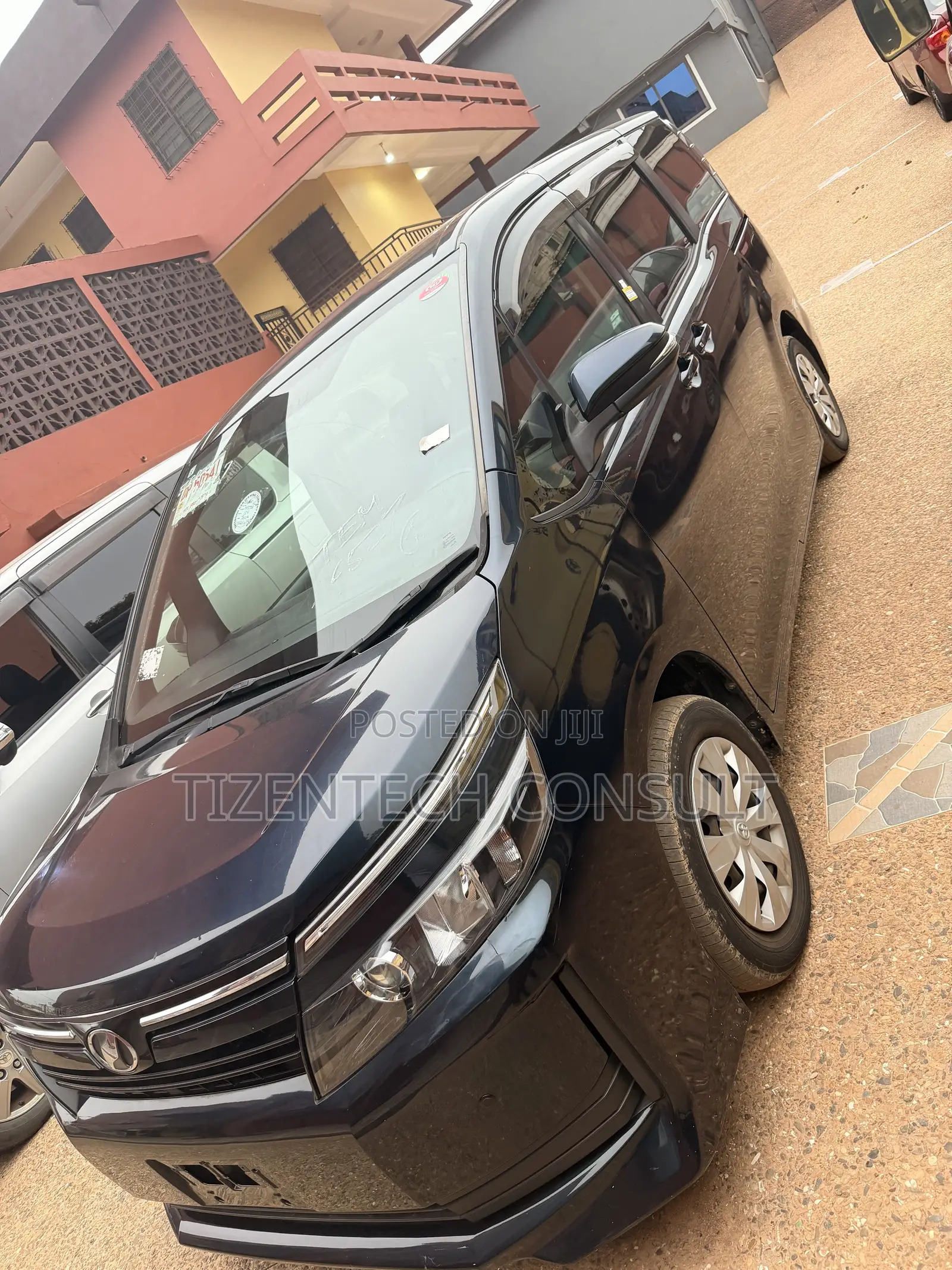 Toyota Voxy 2015