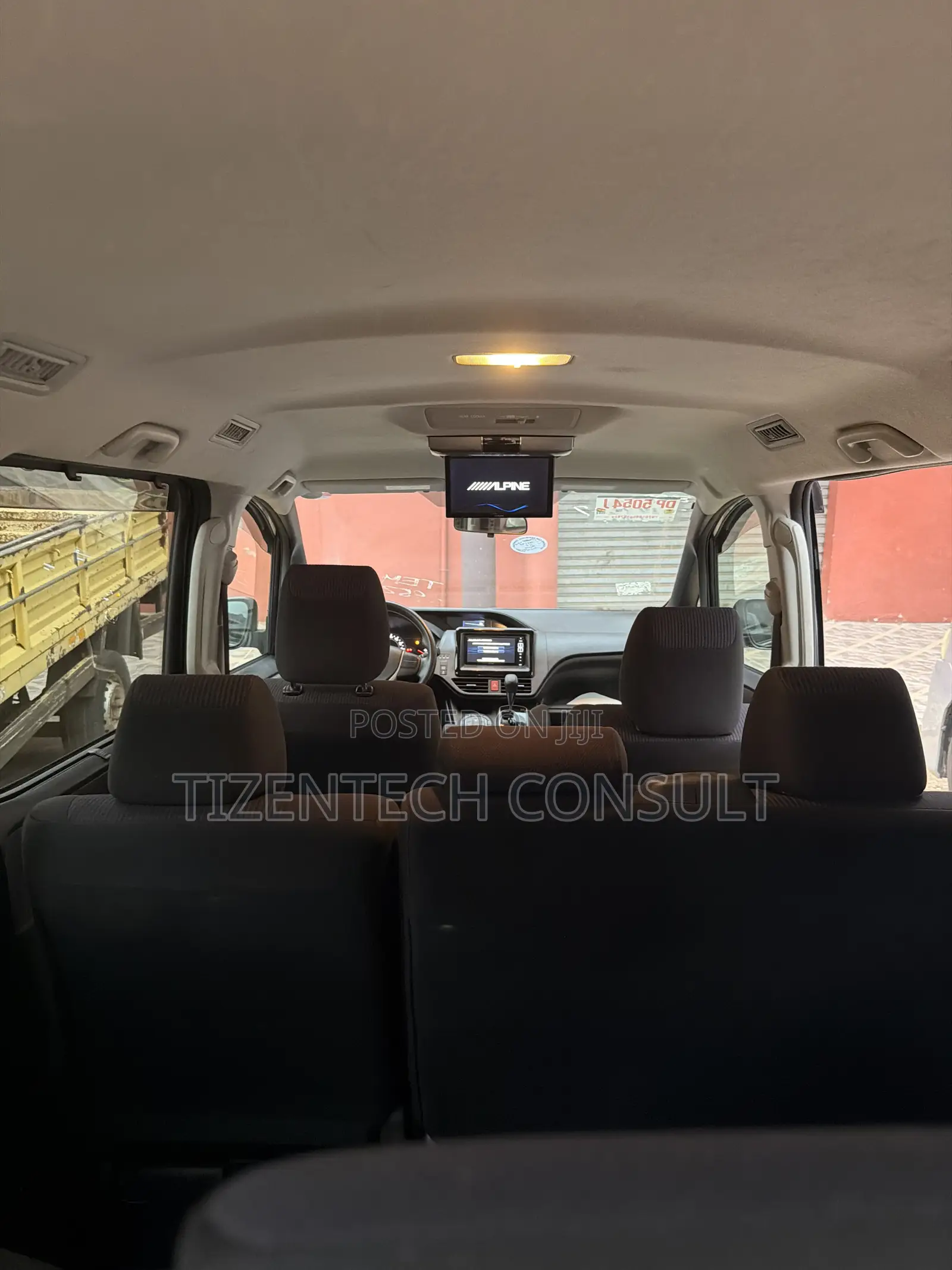 Toyota Voxy 2015