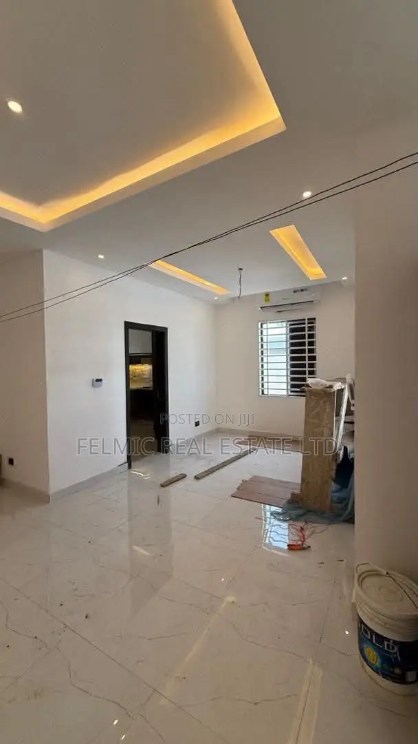 3bdrm Duplex in Felmic Real Estate, Baatsona Total for sale