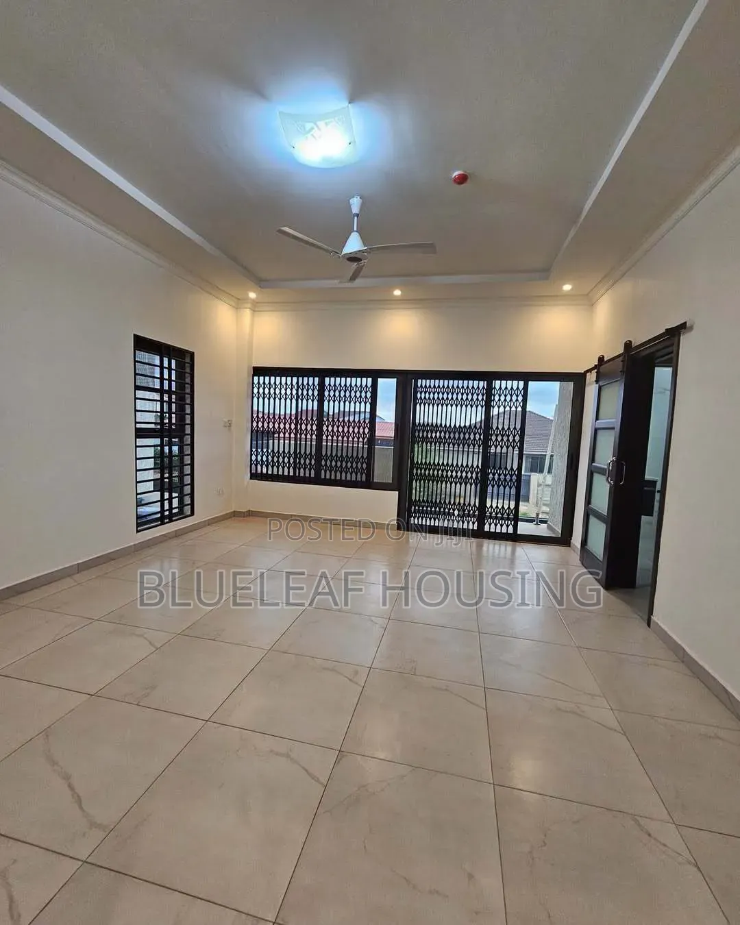 4bdrm House in Lake Side Estate for sale
