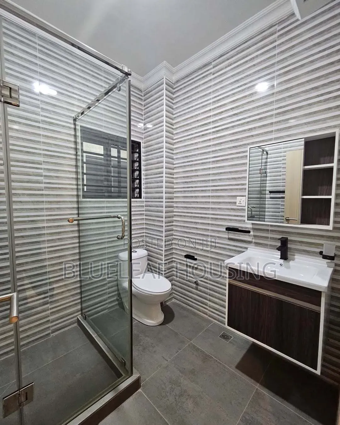 4bdrm House in Lake Side Estate for sale