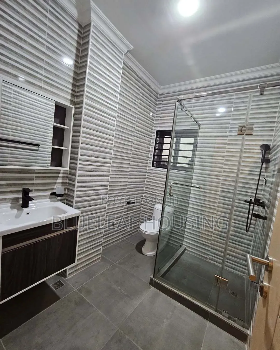 4bdrm House in Lake Side Estate for sale