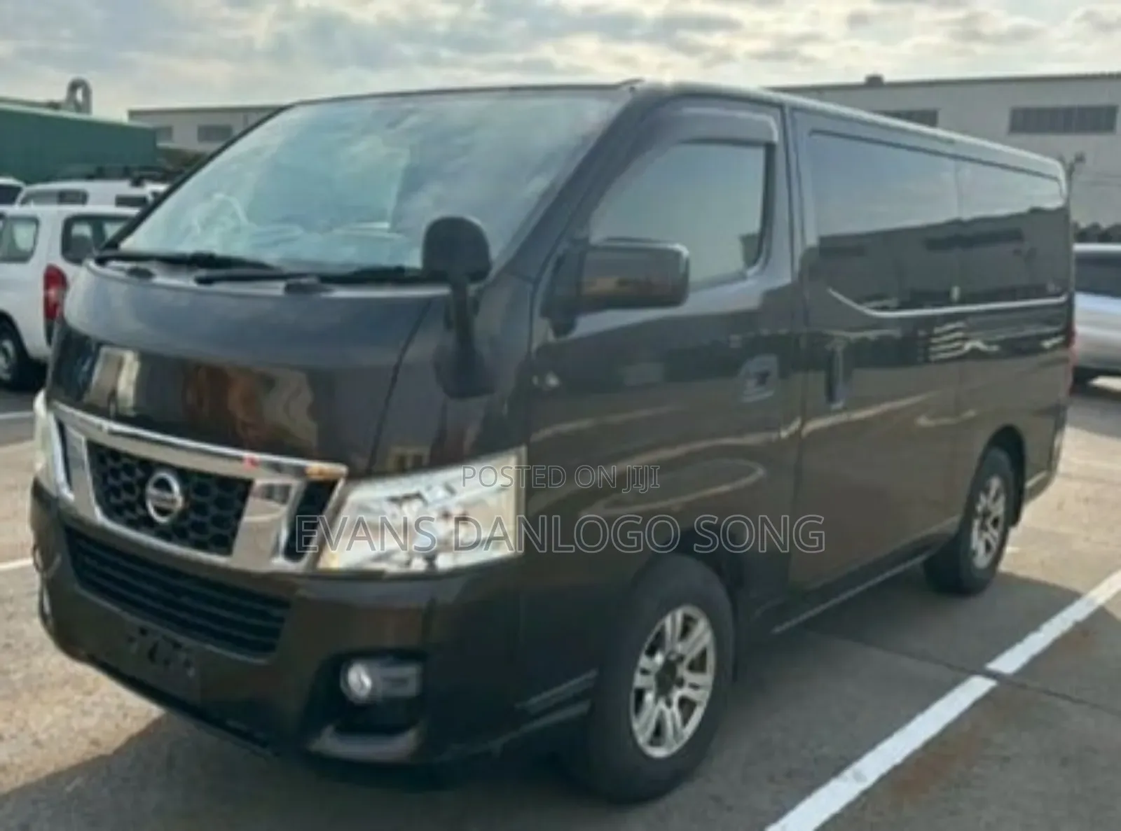 Nissan Caravan (Urvan) 2013 Brown