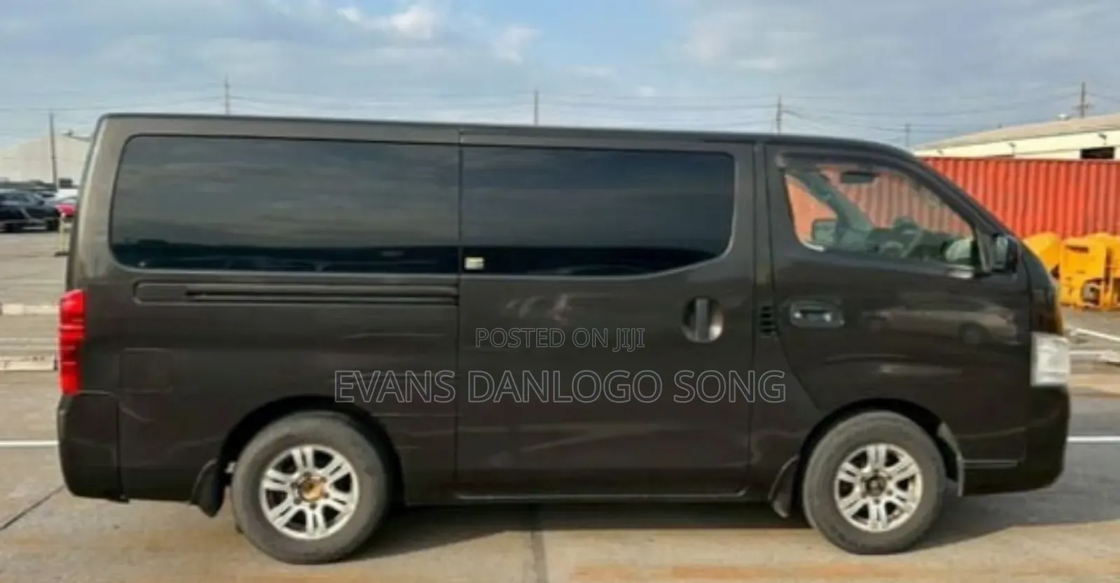 Nissan Caravan (Urvan) 2013 Brown