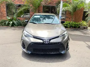 Toyota Corolla SE (1.8L 4cyl 6M) 2019 Gray