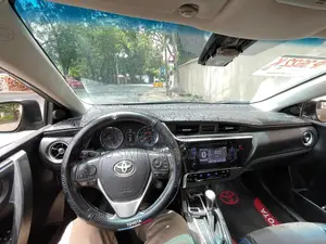 Toyota Corolla SE (1.8L 4cyl 6M) 2019 Gray