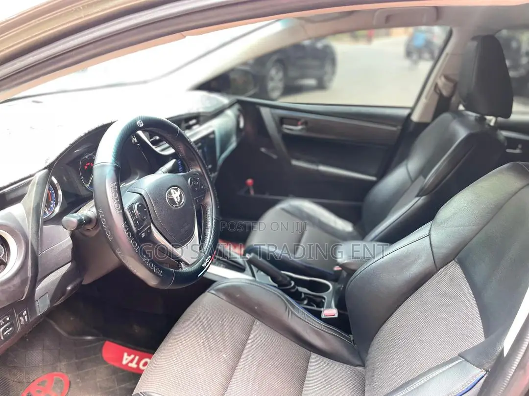 Toyota Corolla SE (1.8L 4cyl 6M) 2019 Gray