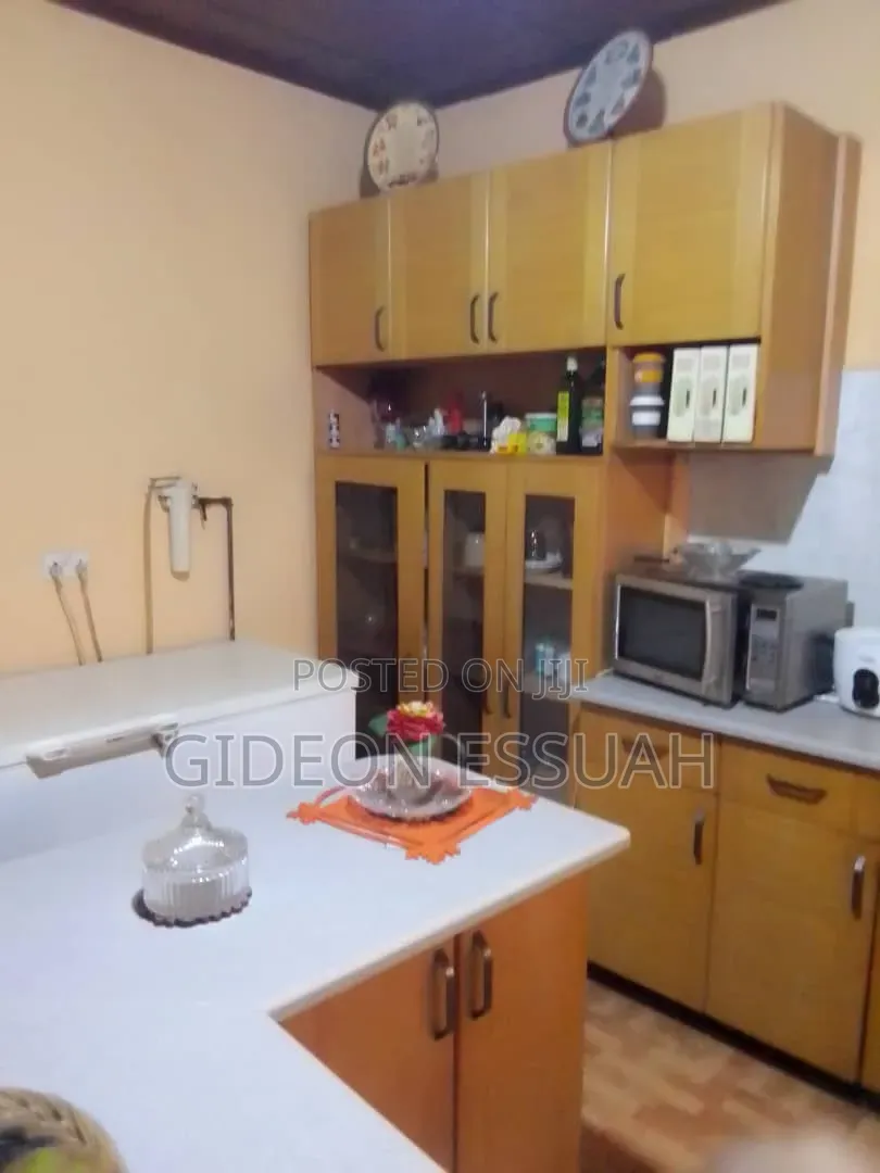 9bdrm Mansion in Gideon Property, Ofankor for sale