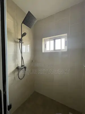 3bdrm Duplex in Unique Key Agency, Achimota for rent