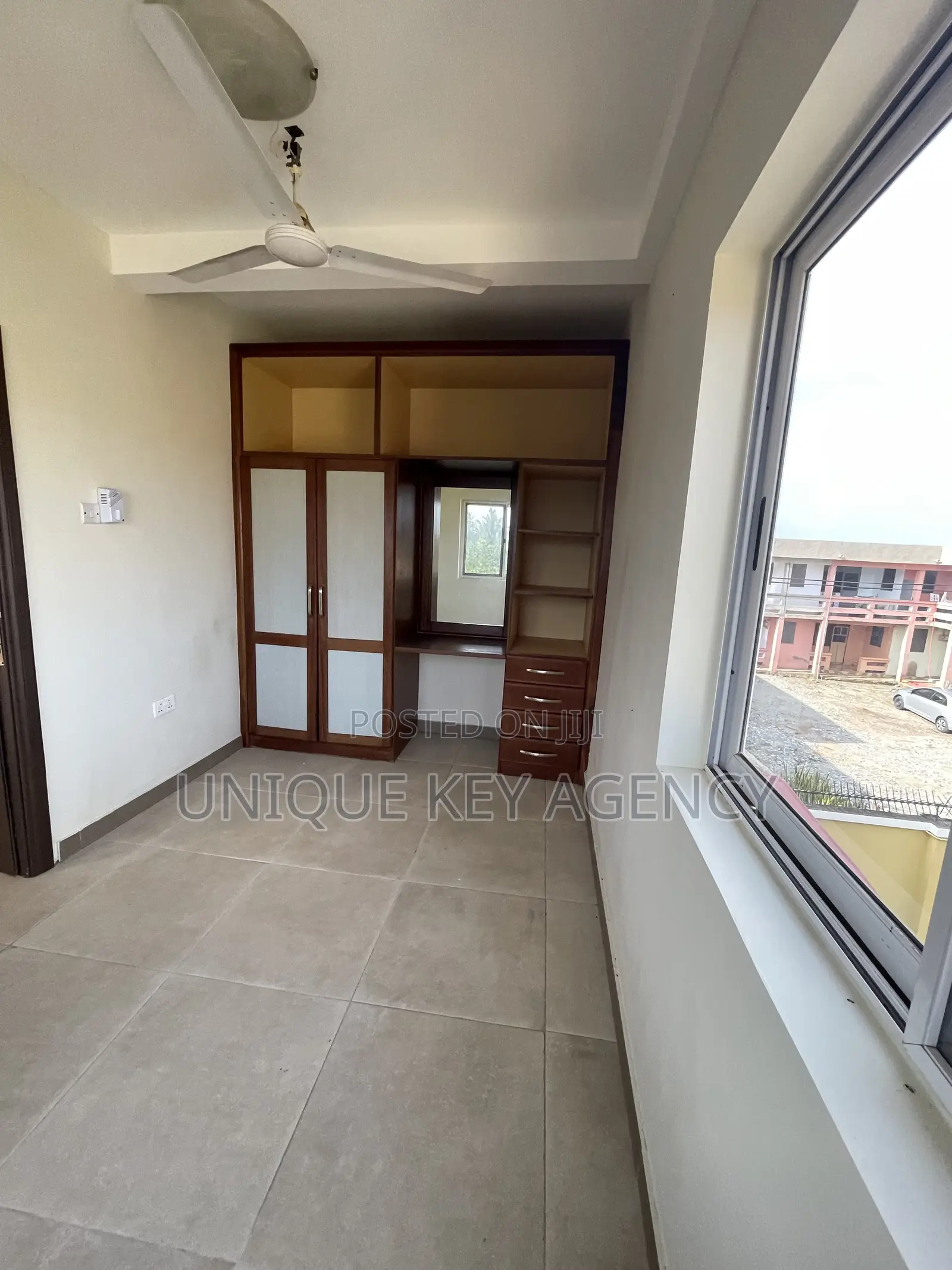 3bdrm Duplex in Unique Key Agency, Achimota for rent