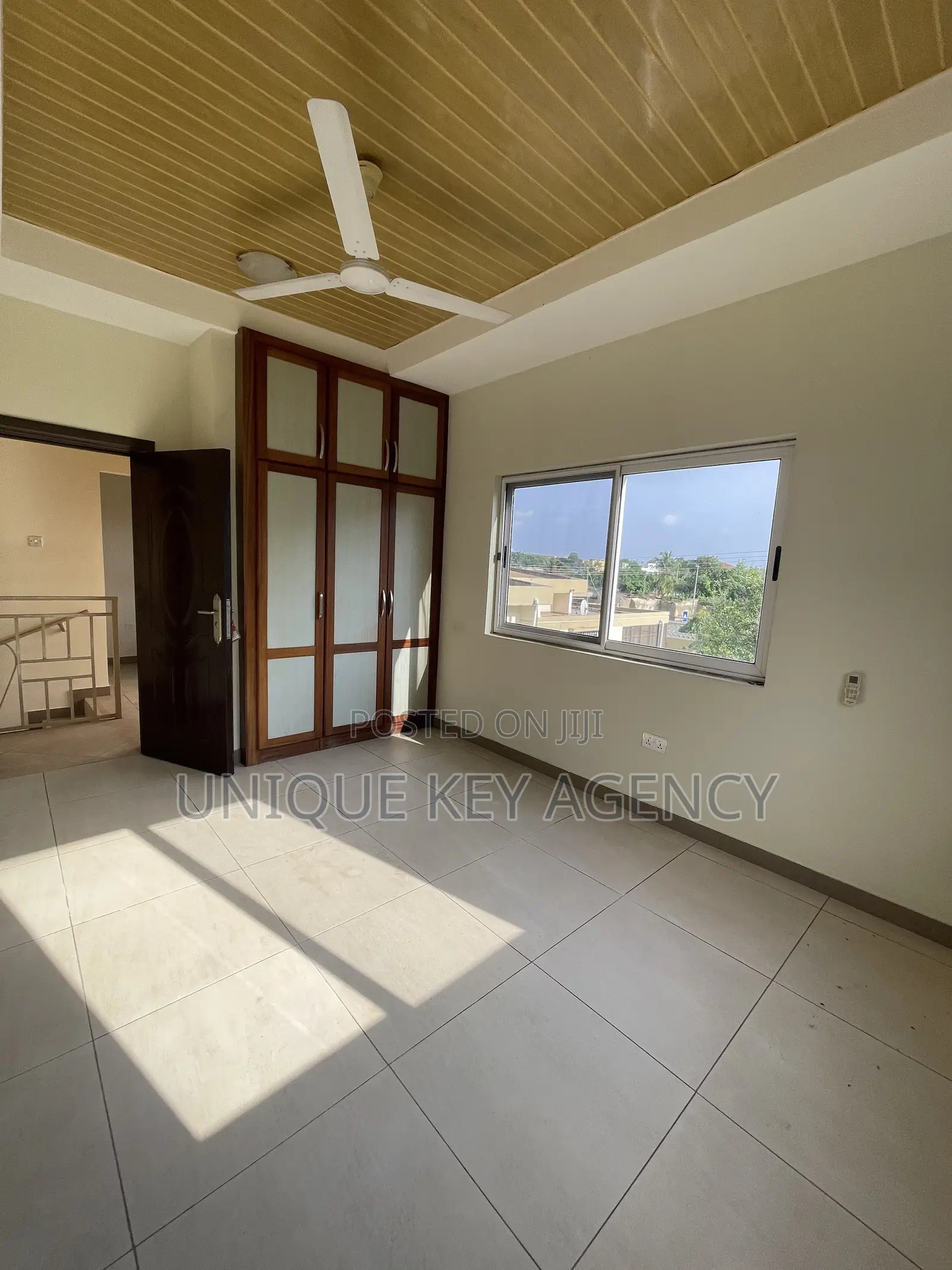 3bdrm Duplex in Unique Key Agency, Achimota for rent