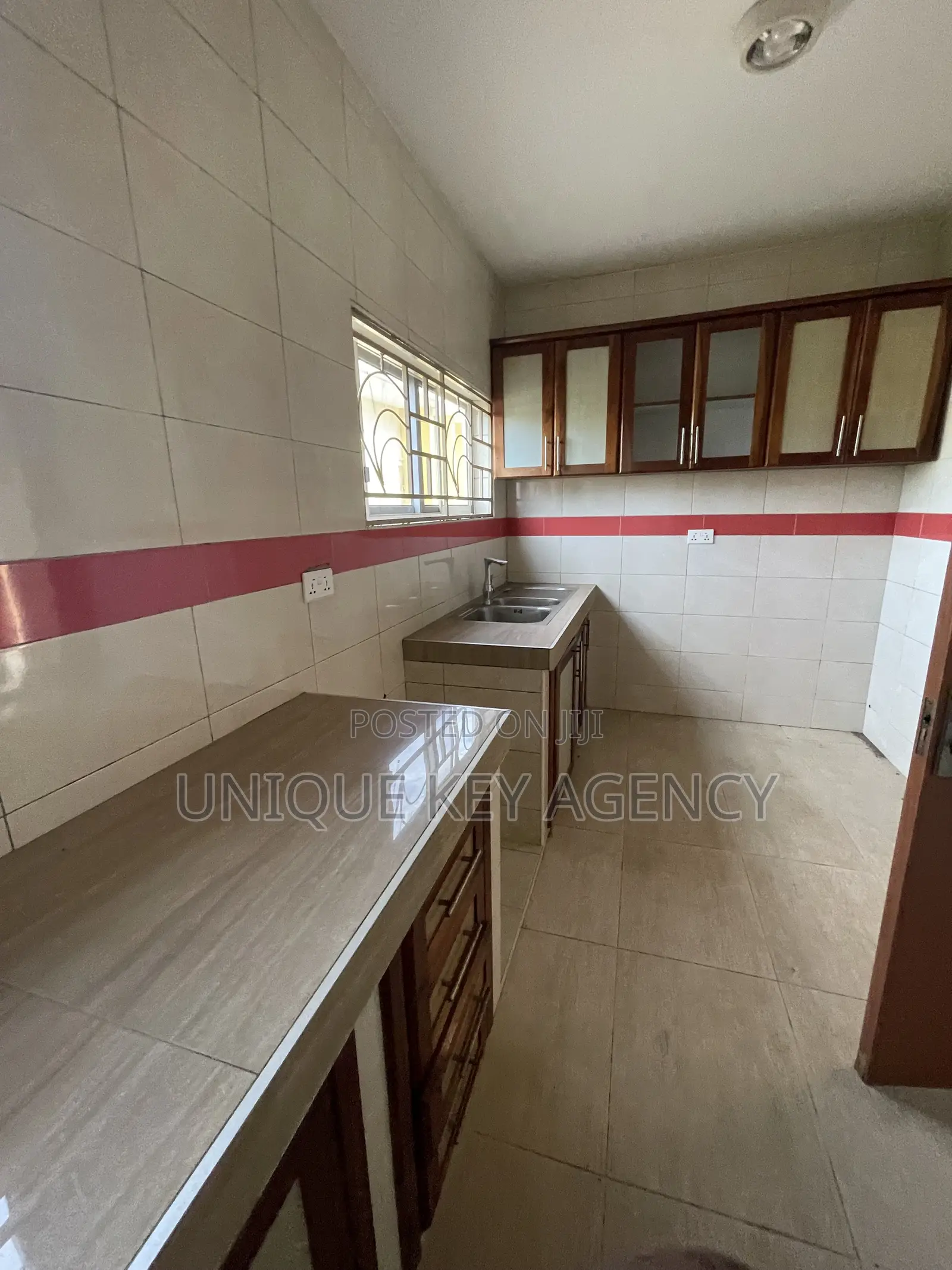 3bdrm Duplex in Unique Key Agency, Achimota for rent