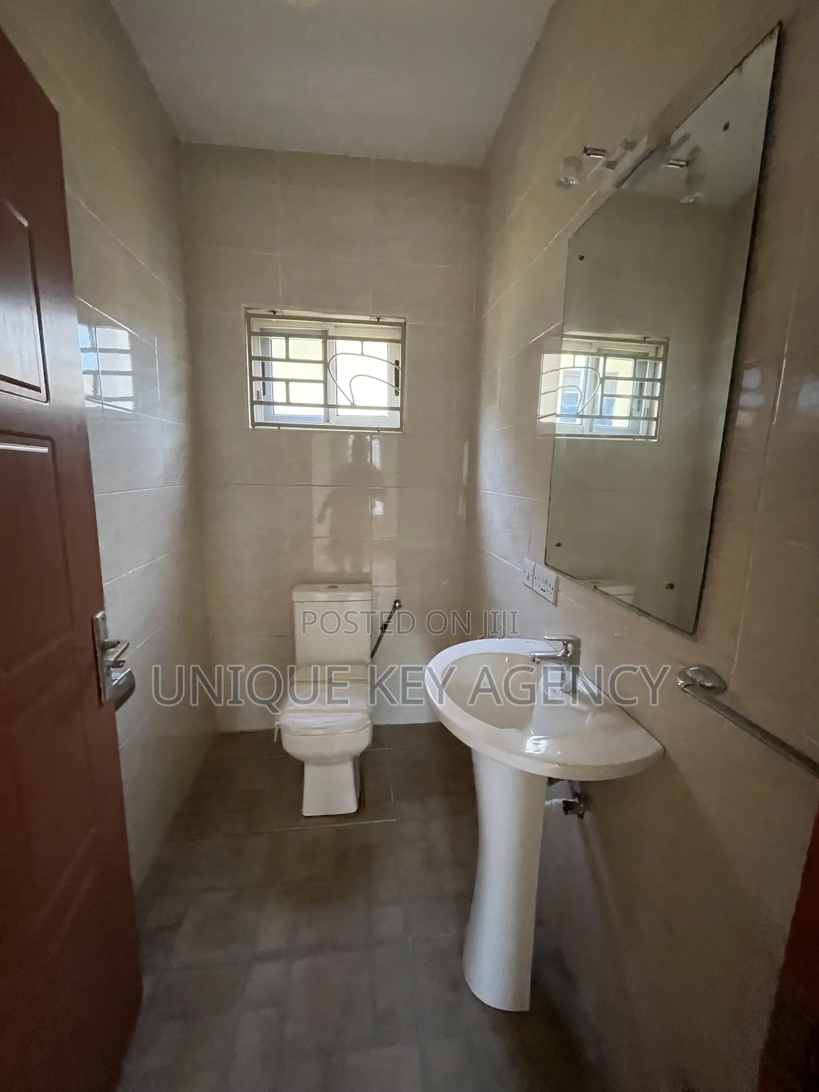 3bdrm Duplex in Unique Key Agency, Achimota for rent