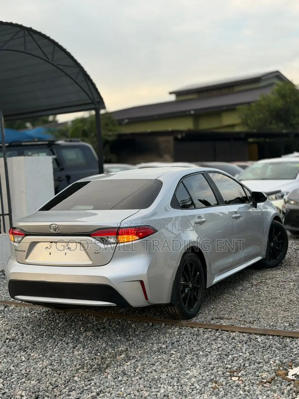 Toyota Corolla LE 2021 Silver