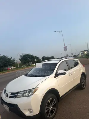 Toyota RAV4 LE 4dr SUV AWD (2.5L 4cyl 6A) 2018 White