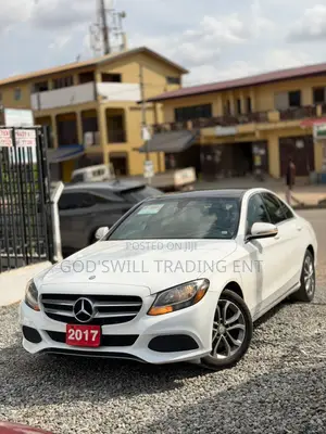 Mercedes-Benz C300 Base 4Matic Sedan AWD (2.0L 4cyl 7A) 2017 White