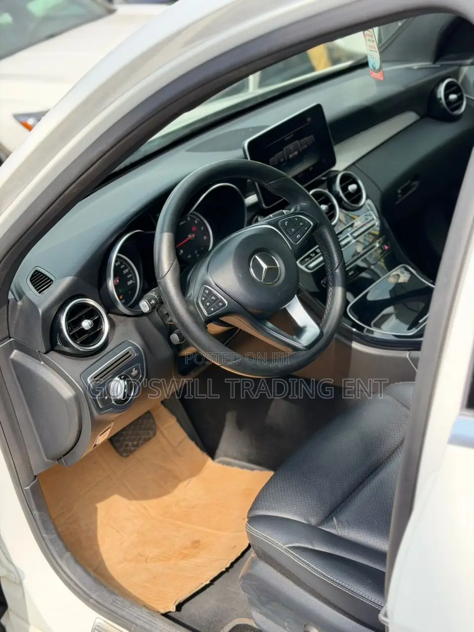 Mercedes-Benz C300 Base 4Matic Sedan AWD (2.0L 4cyl 7A) 2017 White