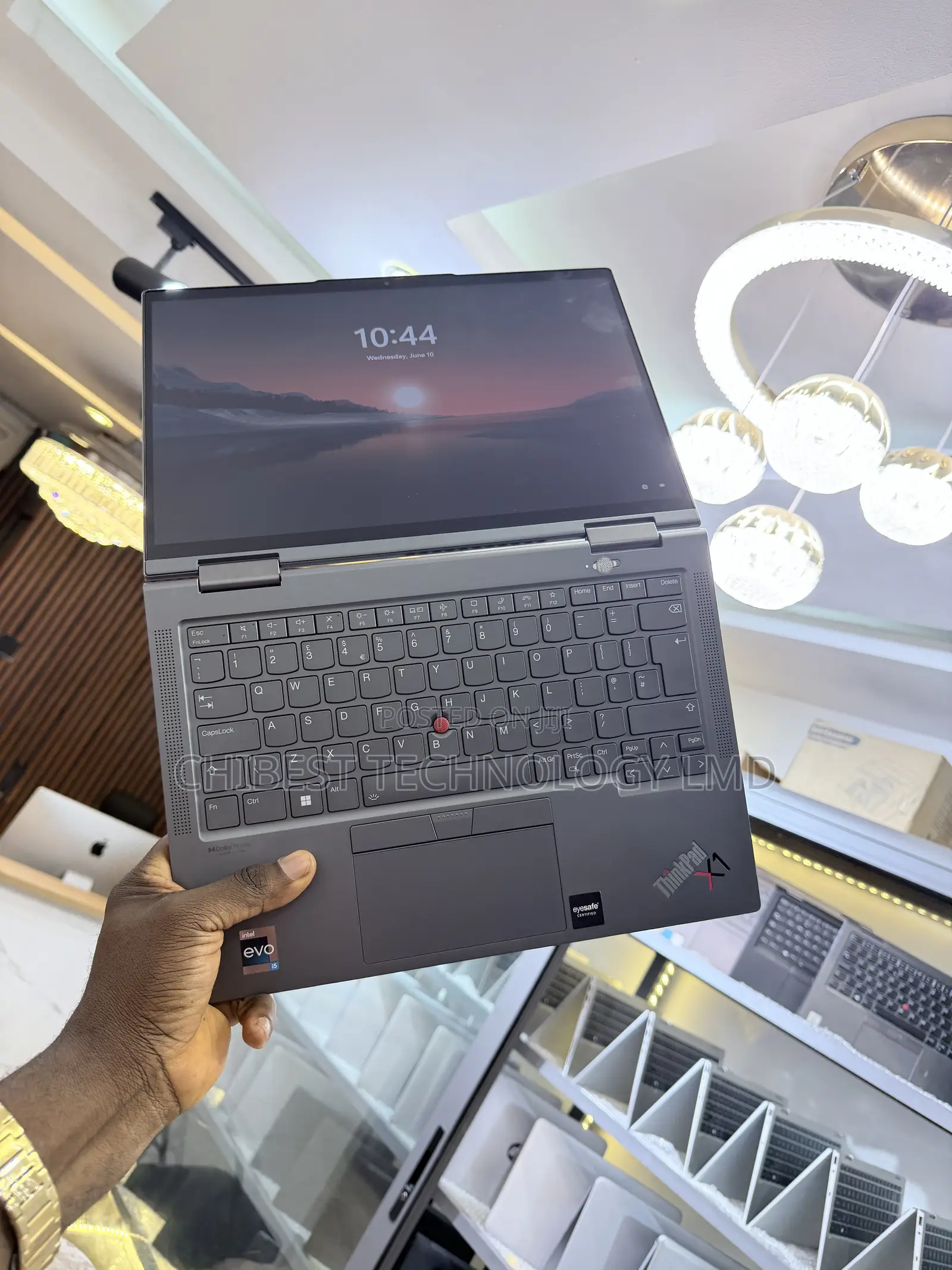 Laptop Lenovo ThinkPad X1 Yoga Gen 8 16GB Intel Core i7 SSD 512GB