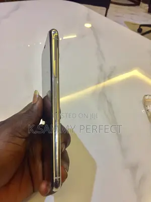 New Apple iPhone 11 Pro Max 64 GB White