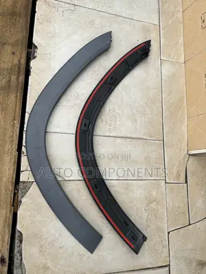 Mercedes Benz W167 (Gle) Fender Mouldings (Pair)