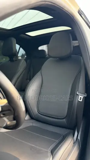 Mercedes-Benz C300 2024 White