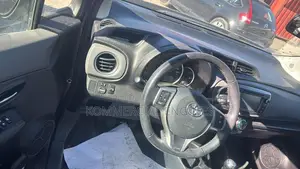 Toyota Yaris 2012 Silver
