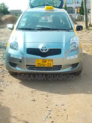 Toyota Vitz 1.0 FWD 5dr 2010 Green