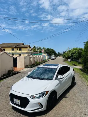Hyundai Elantra Limited Sedan FWD (2.0L 4cyl 6A) 2017 White