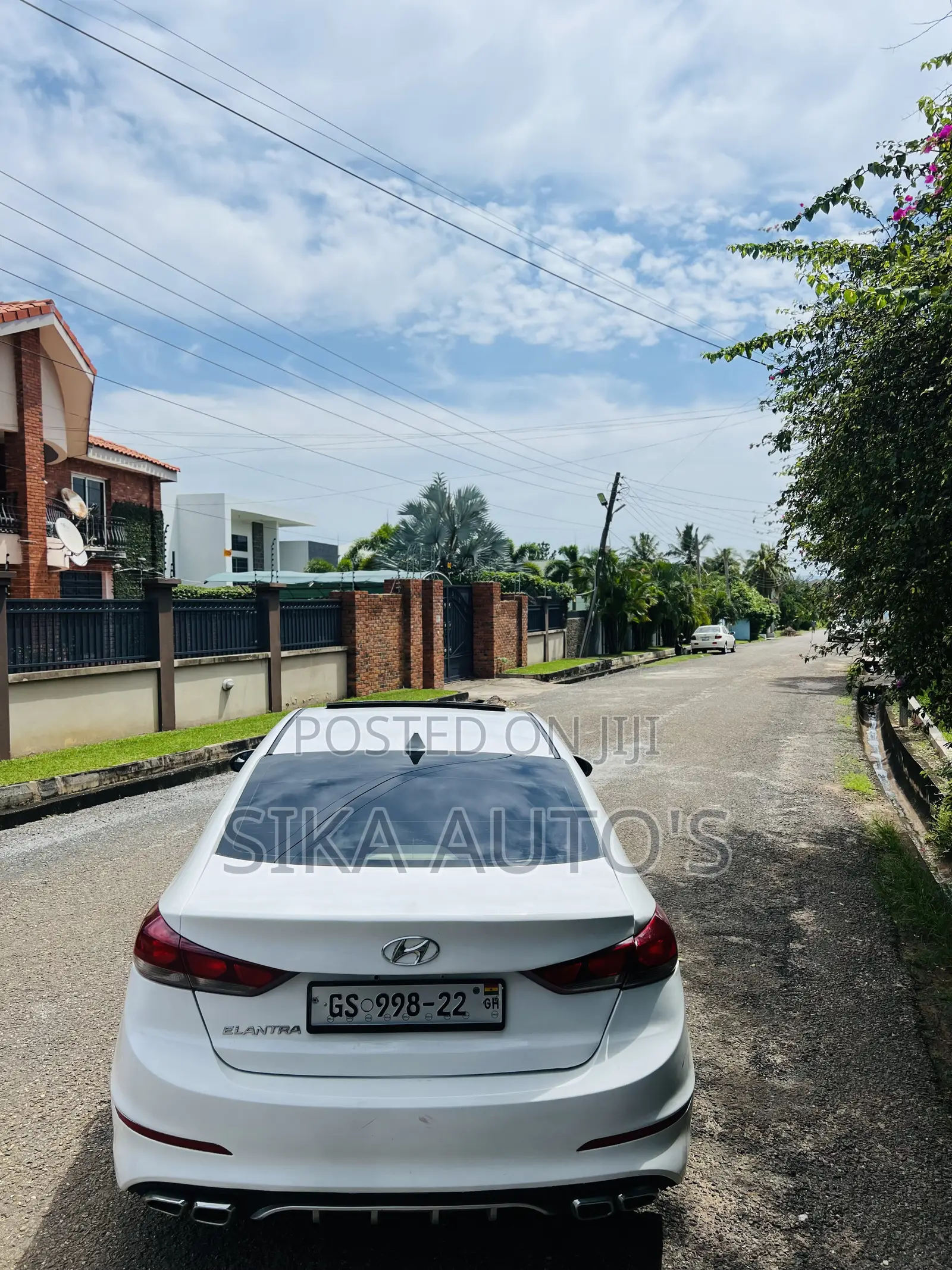 Hyundai Elantra Limited Sedan FWD (2.0L 4cyl 6A) 2017 White