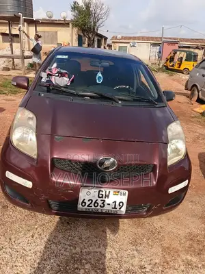 Toyota Vitz 2010 Red