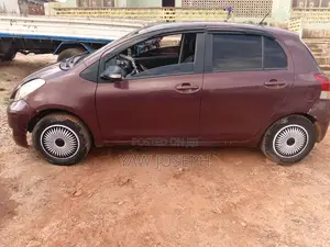 Toyota Vitz 2010 Red