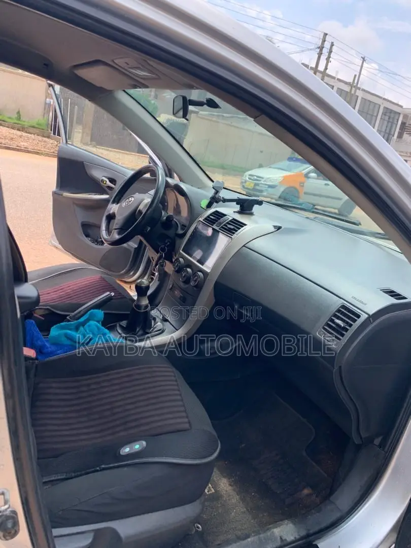 Toyota Corolla 2013 Silver