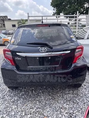 Toyota Vitz 1.3 AWD 5dr 2015 Black