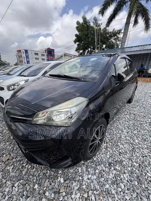 Toyota Vitz 1.3 AWD 5dr 2015 Black