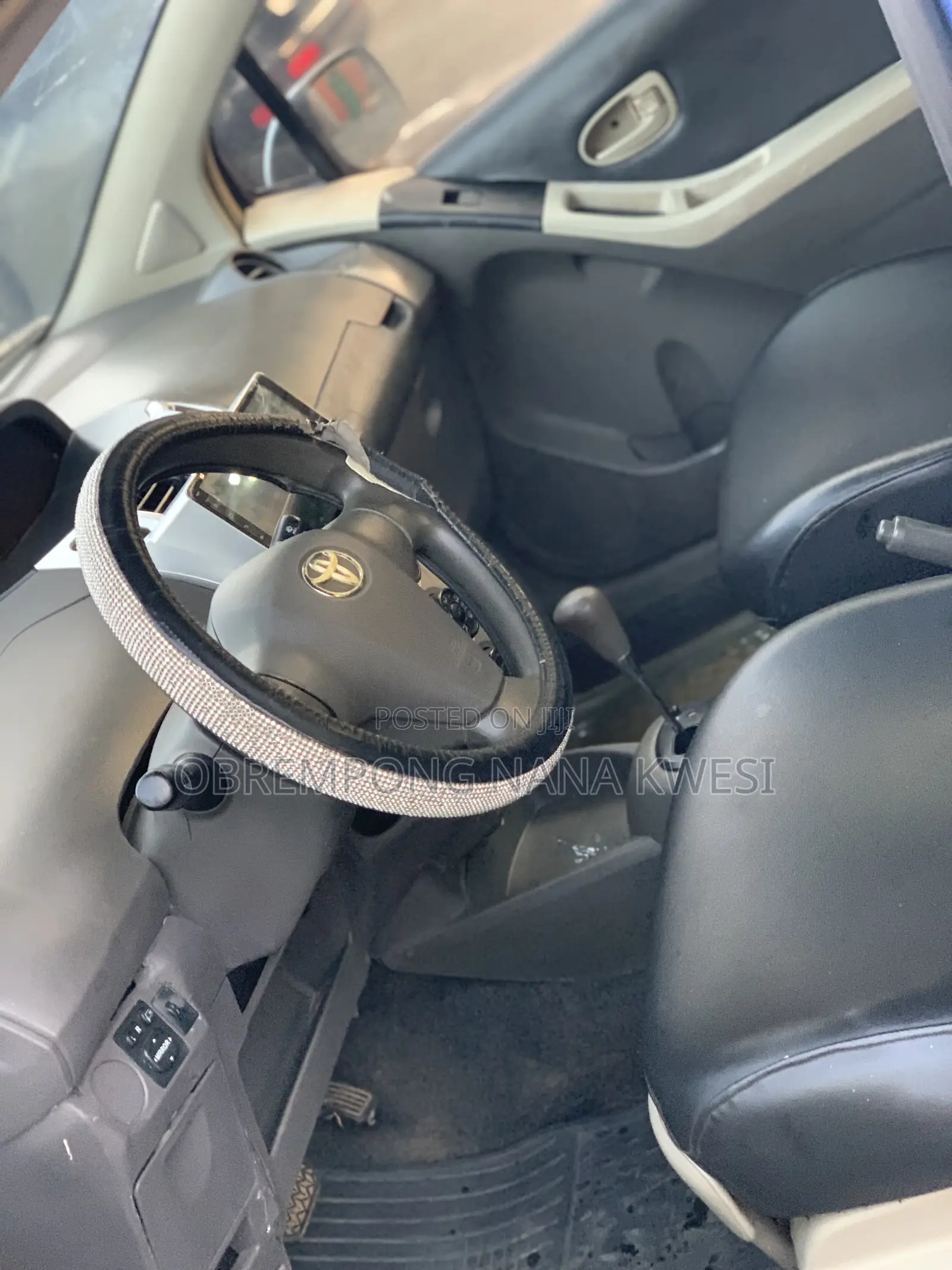 Toyota Vitz 2010 Blue