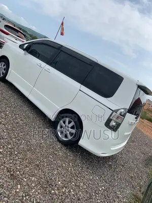 Toyota Voxy 2012 White