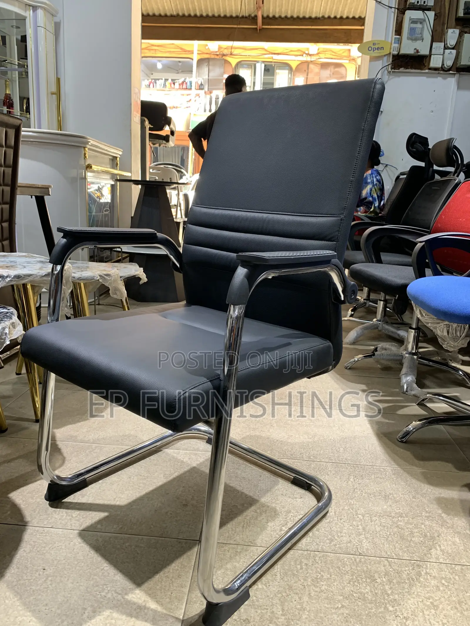 Sturdy Base Office Chair
