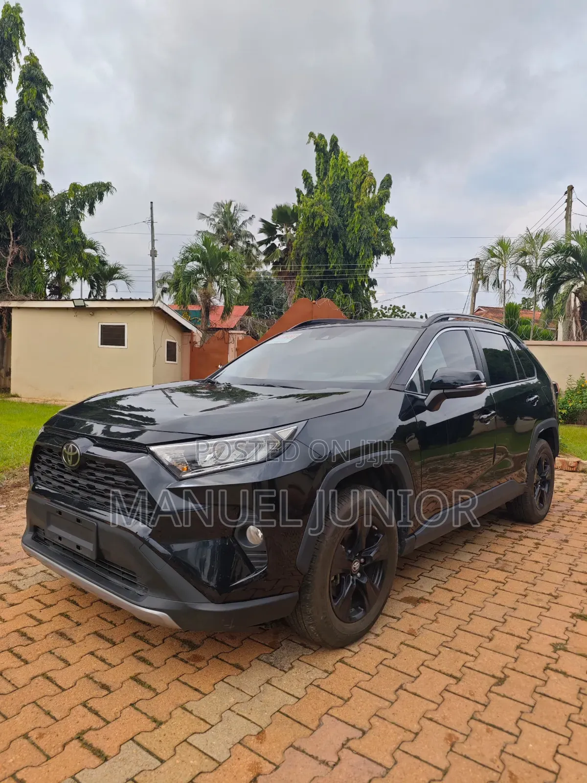 Toyota RAV4 LE 2022 Black