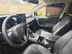 Toyota RAV4 LE 2022 Black