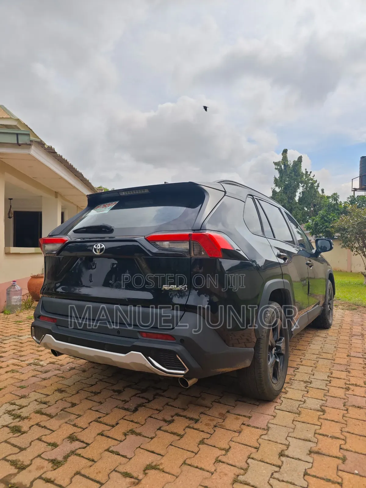 Toyota RAV4 LE 2022 Black
