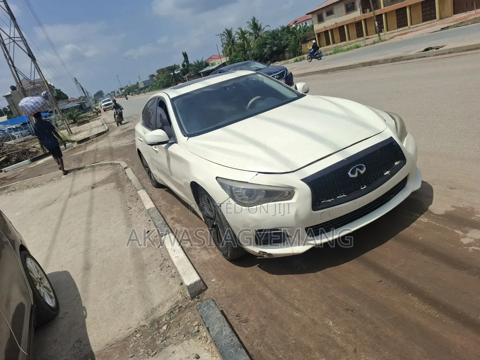 Infiniti Q50 2013 Off white
