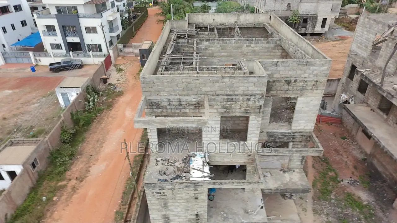 12bdrm Townhouse/Terrace in Airport Residential Area for sale
