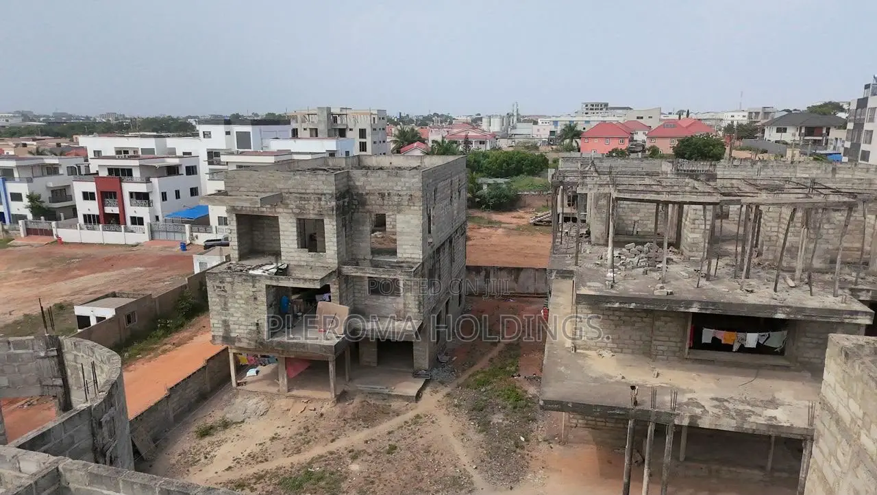 12bdrm Townhouse/Terrace in Airport Residential Area for sale